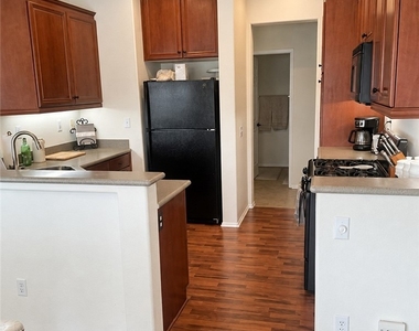 33640 W Winston Way - Photo Thumbnail 4
