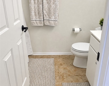 33640 W Winston Way - Photo Thumbnail 7