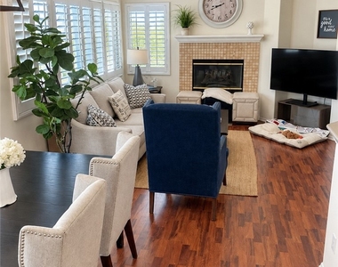 33640 W Winston Way - Photo Thumbnail 2