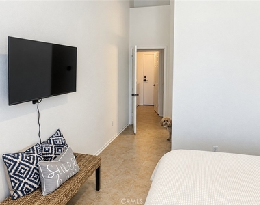33640 W Winston Way - Photo Thumbnail 13