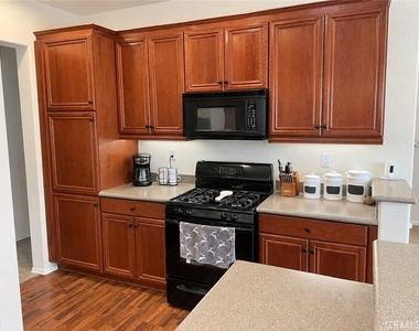 33640 W Winston Way - Photo Thumbnail 5