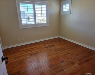8699 Belmont - Photo Thumbnail 18
