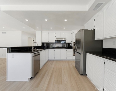 13381 Presidio Place - Photo Thumbnail 9