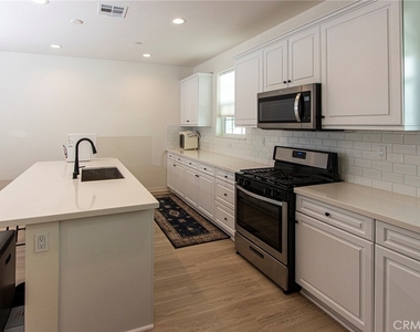 6899 Magnolia Avenue - Photo Thumbnail 4