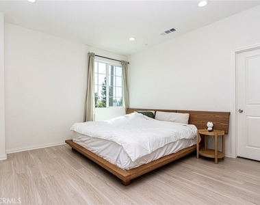 6899 Magnolia Avenue - Photo Thumbnail 6