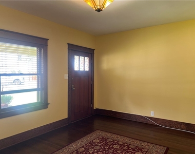 1126 W Center Street - Photo Thumbnail 5