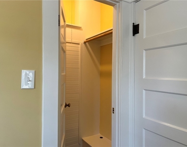 1126 W Center Street - Photo Thumbnail 16