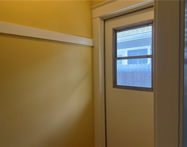 1126 W Center Street - Photo Thumbnail 17