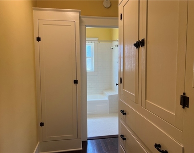 1126 W Center Street - Photo Thumbnail 12