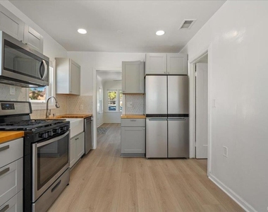 3703 Meade Avenue - Photo Thumbnail 6