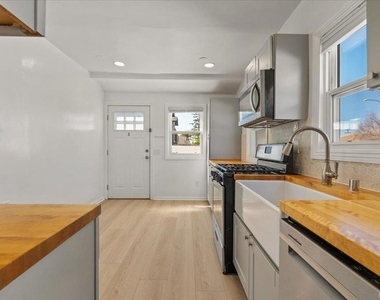 3703 Meade Avenue - Photo Thumbnail 7
