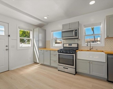 3703 Meade Avenue - Photo Thumbnail 5