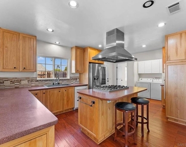 639 1st Avenue - Photo Thumbnail 6