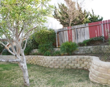 1595 Zephyr Ave - Photo Thumbnail 3