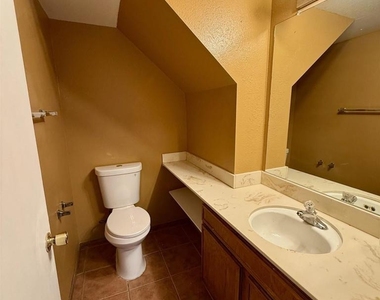 8535 Paradise Valley Road - Photo Thumbnail 4