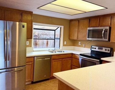 8535 Paradise Valley Road - Photo Thumbnail 3