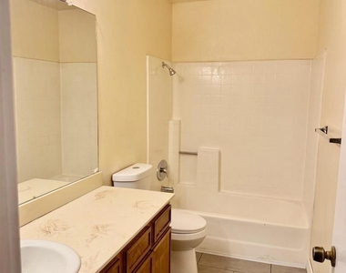 8535 Paradise Valley Road - Photo Thumbnail 8