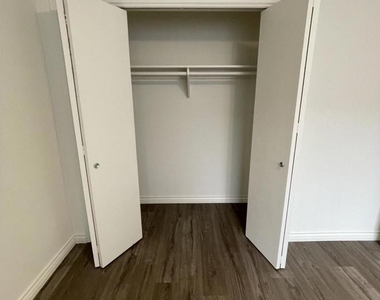 2707 Montrose Avenue - Photo Thumbnail 16