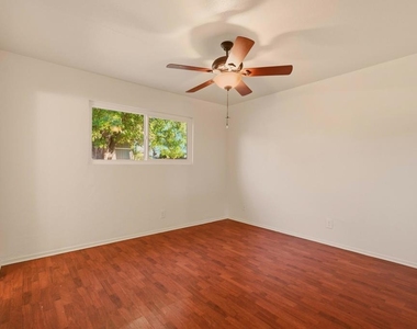 1379 Glen Avenue - Photo Thumbnail 13
