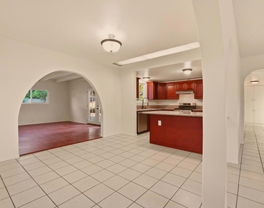1379 Glen Avenue - Photo Thumbnail 17