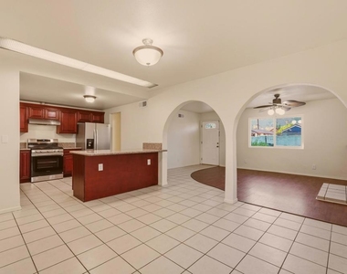 1379 Glen Avenue - Photo Thumbnail 3