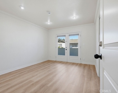 1010 Valencia Street - Photo Thumbnail 25