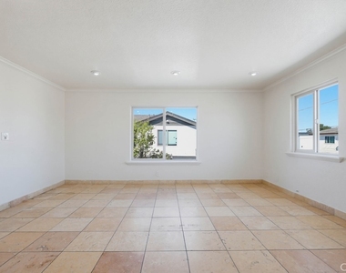 1010 Valencia Street - Photo Thumbnail 10