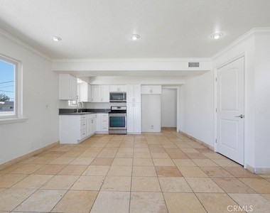 1010 Valencia Street - Photo Thumbnail 8