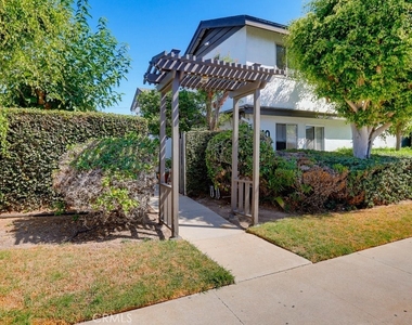 1010 Valencia Street - Photo Thumbnail 1