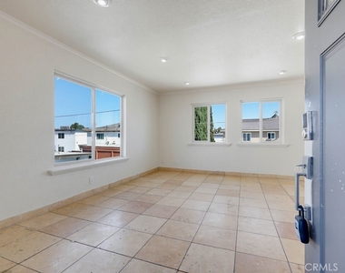 1010 Valencia Street - Photo Thumbnail 6