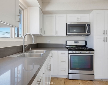1010 Valencia Street - Photo Thumbnail 12