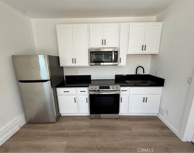 1415 Gary Place - Photo Thumbnail 2