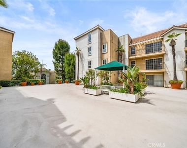 4760 Templeton Street - Photo Thumbnail 18