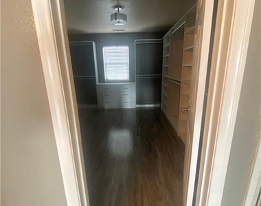 9297 San Rafael Arcangel Ln - Photo Thumbnail 12