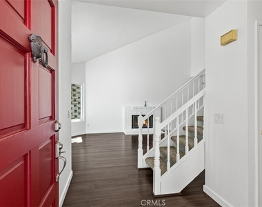 32 La Costa Court - Photo Thumbnail 4