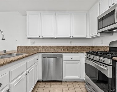 32 La Costa Court - Photo Thumbnail 17