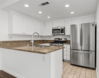 32 La Costa Court - Photo Thumbnail 16