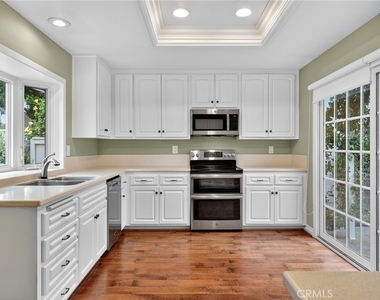 26 Lakeshore - Photo Thumbnail 5