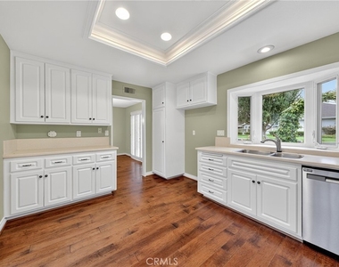 26 Lakeshore - Photo Thumbnail 7