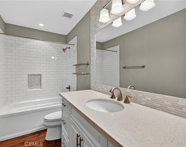 26 Lakeshore - Photo Thumbnail 17