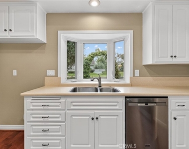 26 Lakeshore - Photo Thumbnail 6
