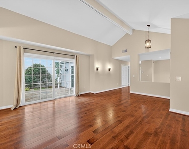 26 Lakeshore - Photo Thumbnail 2