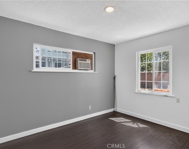 1326 W Brewster - Photo Thumbnail 11