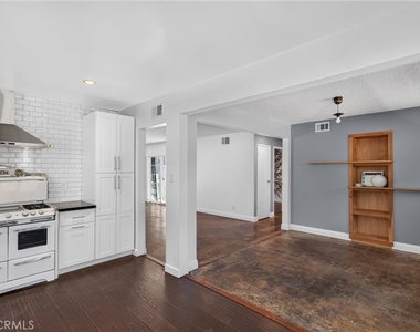 1326 W Brewster - Photo Thumbnail 6