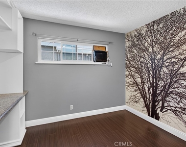 1326 W Brewster - Photo Thumbnail 8