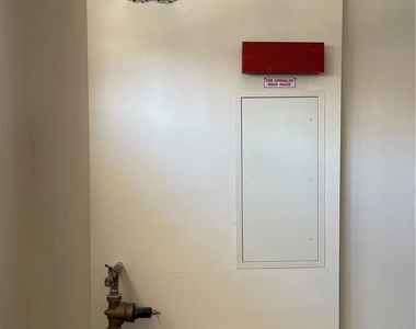 5760 Westmont Lane - Photo Thumbnail 29