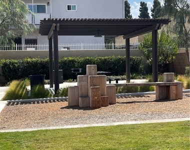 5760 Westmont Lane - Photo Thumbnail 36