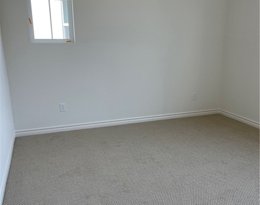 5760 Westmont Lane - Photo Thumbnail 15