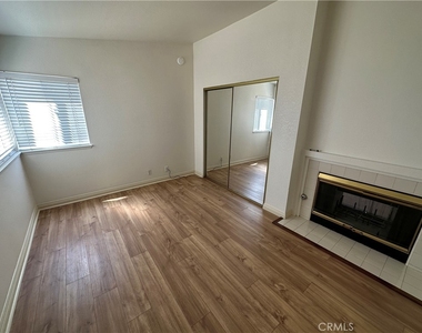 2214 W Toledo Place - Photo Thumbnail 12