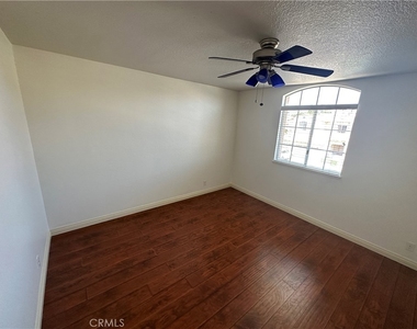 2214 W Toledo Place - Photo Thumbnail 13